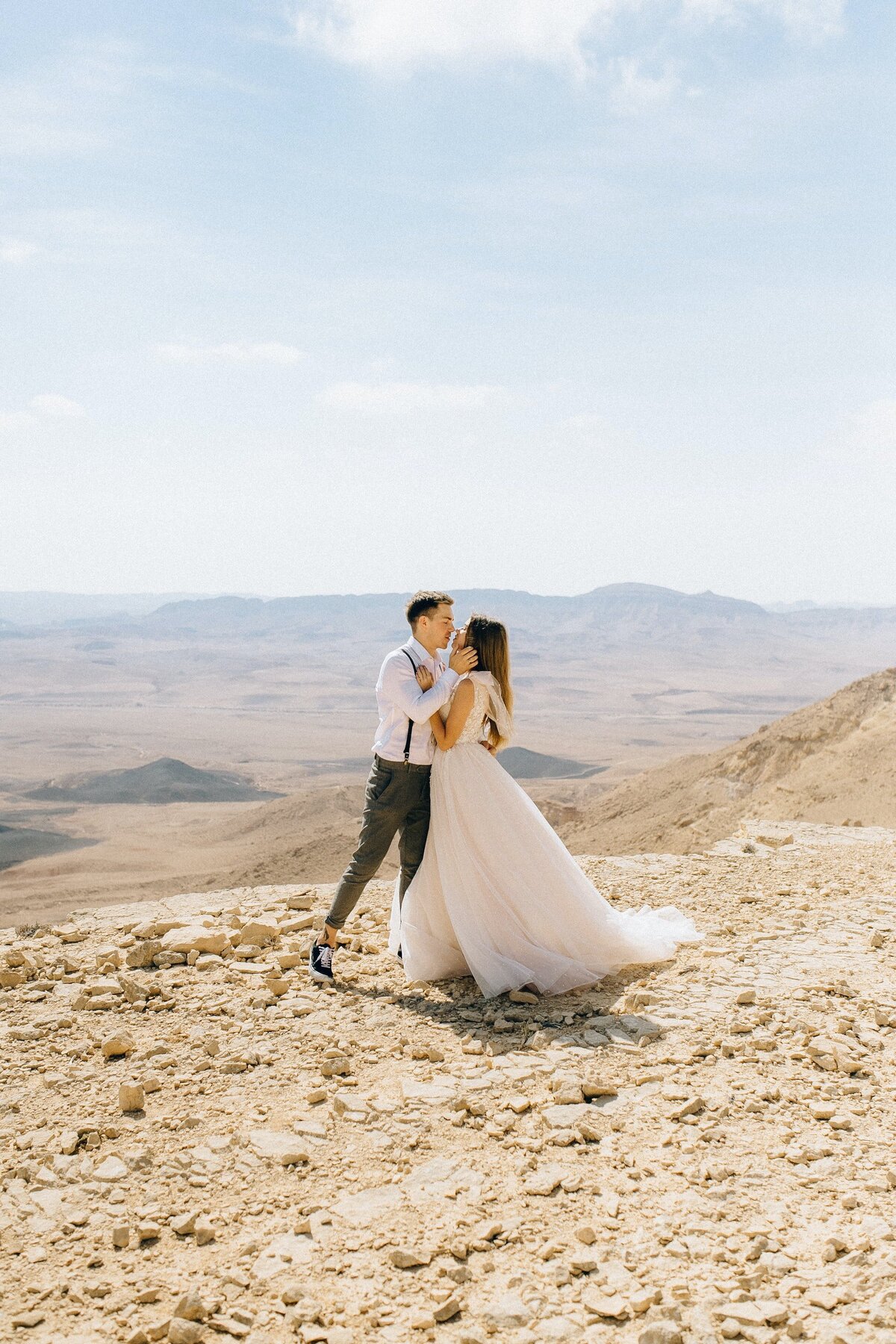 groom-kissing-bride-elopement