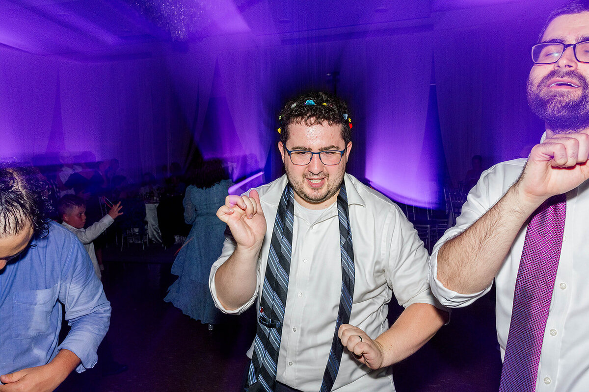 Eliana-Melmed-Photography-Chicago-LosAngeles-Jewish-WeddingPhotography-ElianaSklar-DanceFloor-00384