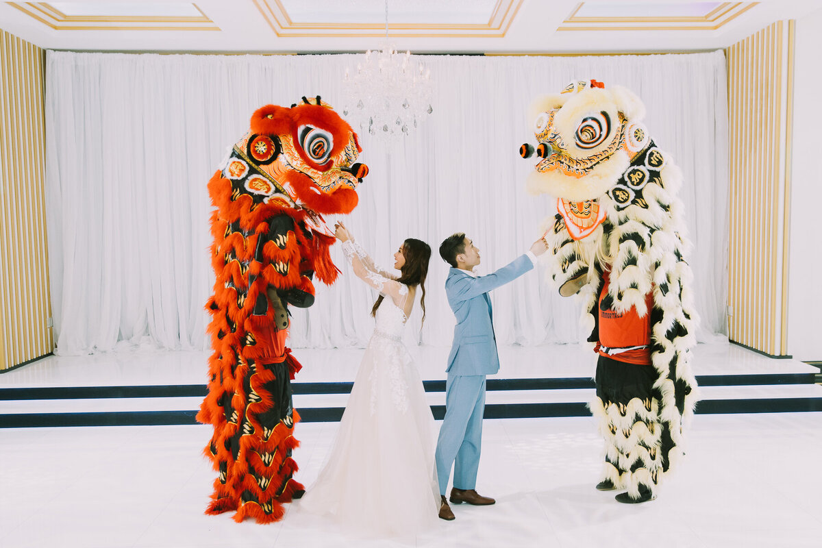 Chinese-Lion-Dance-At-Imperial-Event-Venue