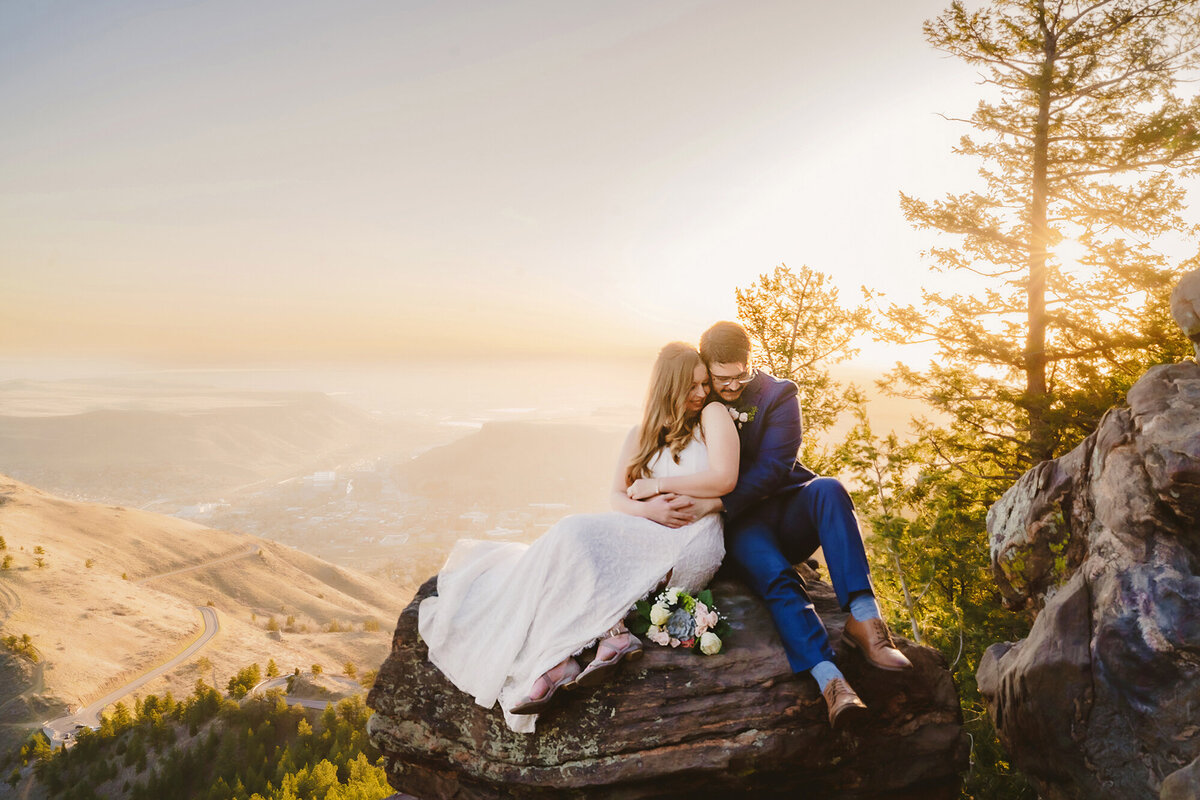 sunrise-colorado-mountaintop-spring-elopement-15