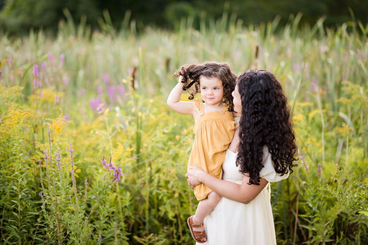 Boston-family-photographer-bella-wang-photography-Lifestyle-session-outdoor-wildflower-51