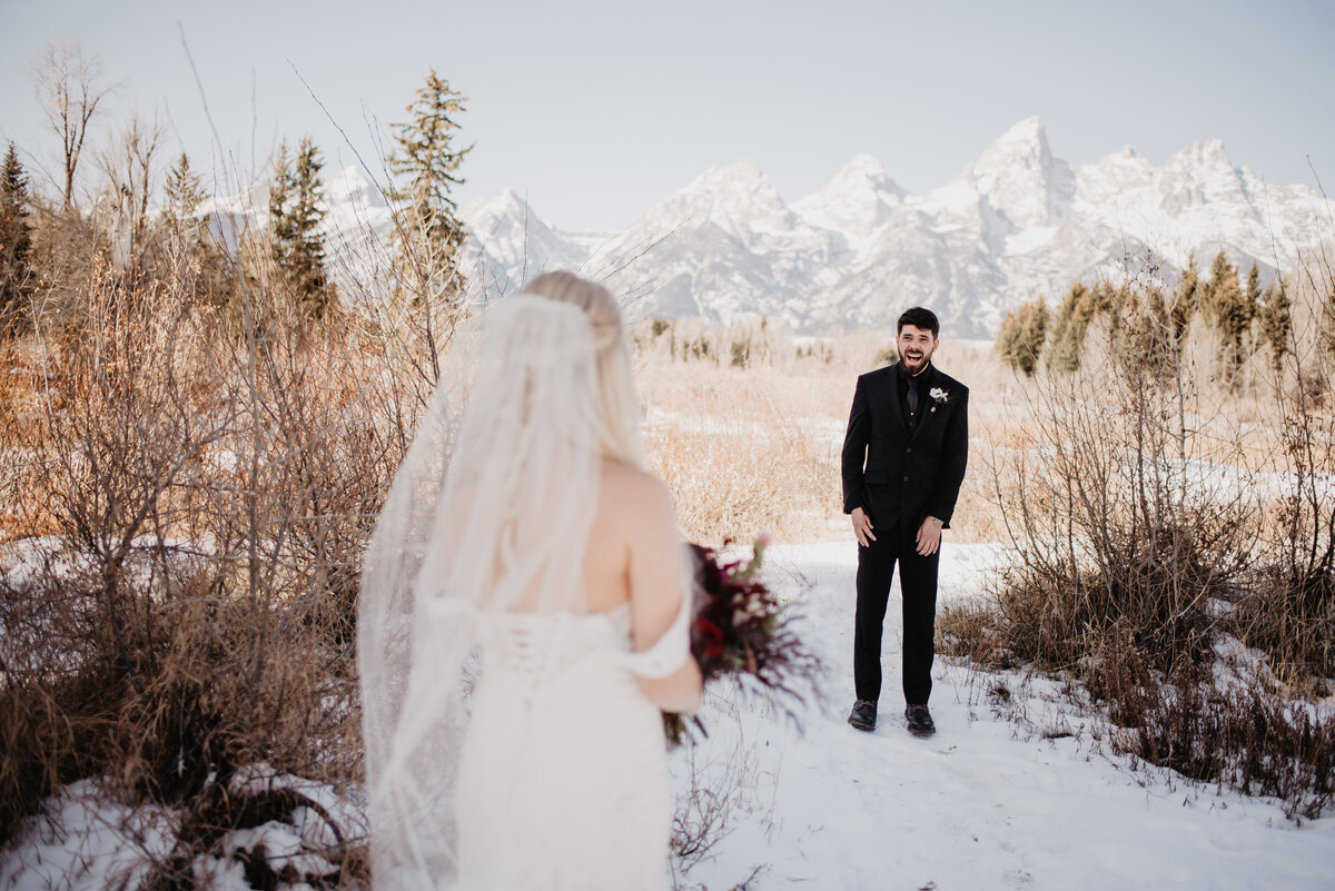 Jackson Hole Photographers capture groom during first look