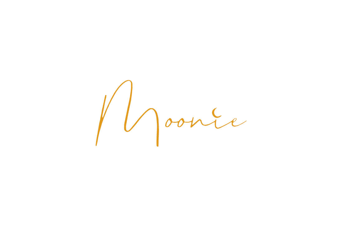 Logo Moonie by Mila