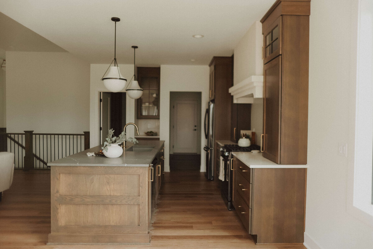 5320-Kitchen-Urbandale-Central-Iowa-Custom-Home-JRL-Builders-3F1A8199