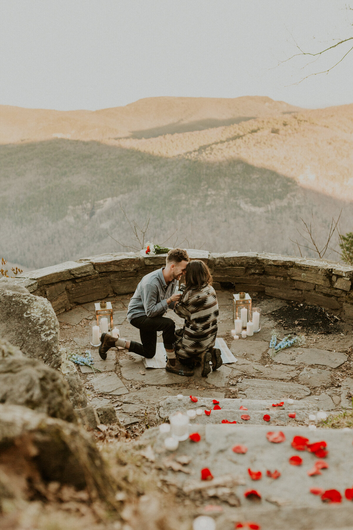 Asheville-North-Carolina-proposal-in-the-mountains_Boho-proposal-inspiration_Adventurous-couples-session_Asheville-Wedding-Photographer_Anna-Ray-Photography-10