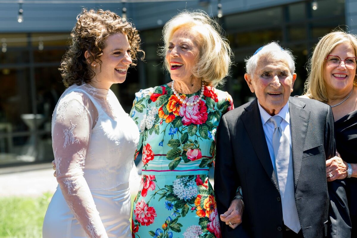 Eliana-Melmed-Photography-Chicago-LosAngeles-Jewish-WeddingPhotography-ShulaNoah-FamilyFormals-00152