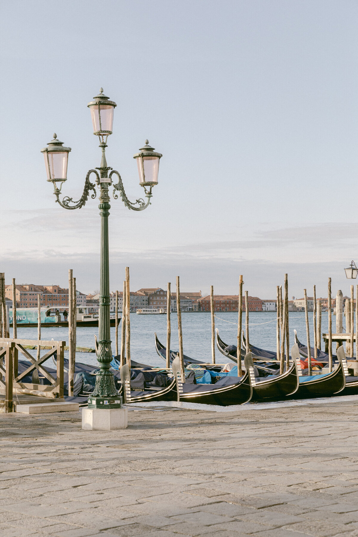 PERRUCCIPHOTO_VENICE_ITALY_ENGAGEMENT_22