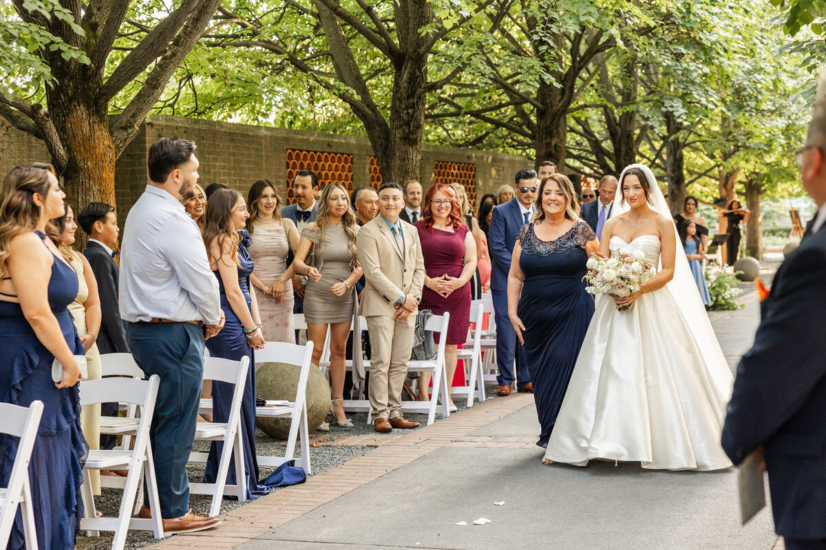 chicago-botanic-garden-wedding-summer-alex-ferreri--40
