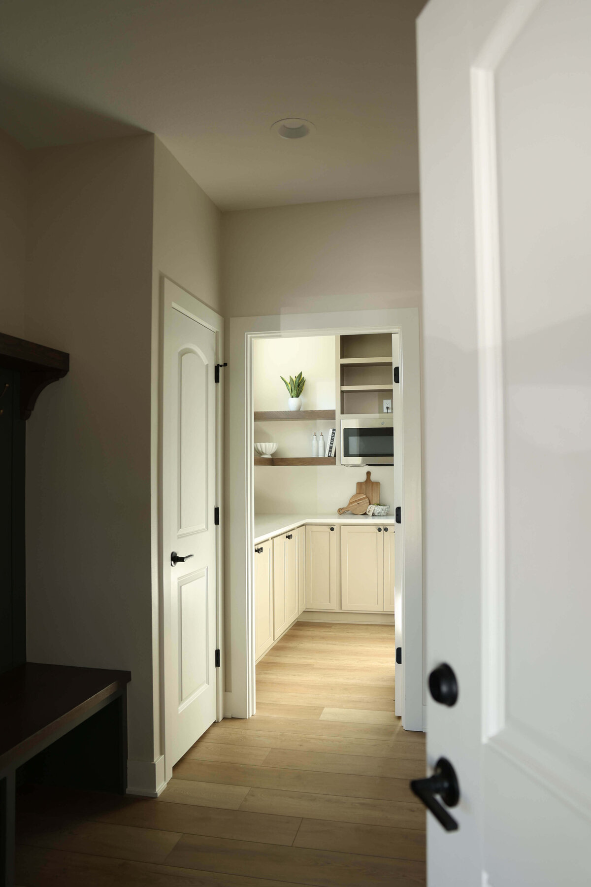 1183-Pantry-Grimes-Central-Iowa-Custom-Home-JRL-Builders-3F1A9093
