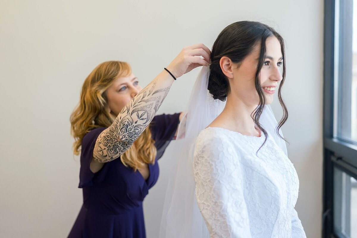 Eliana-Melmed-Photography-Chicago-LosAngeles-Jewish-WeddingPhotographer-CarmiKalman-CarmiReady-00053