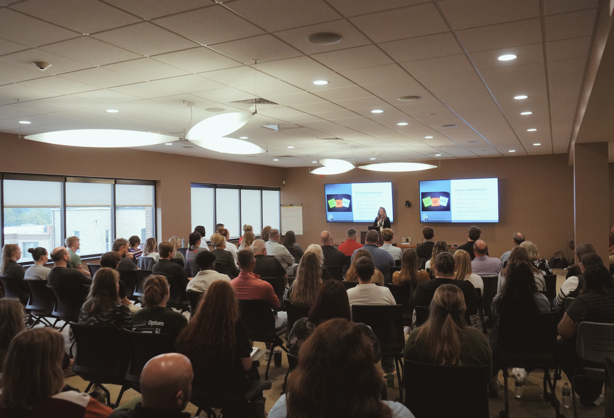 Lynsey-Retzlaff-Mental-Wellness-Speaker-for-organizations