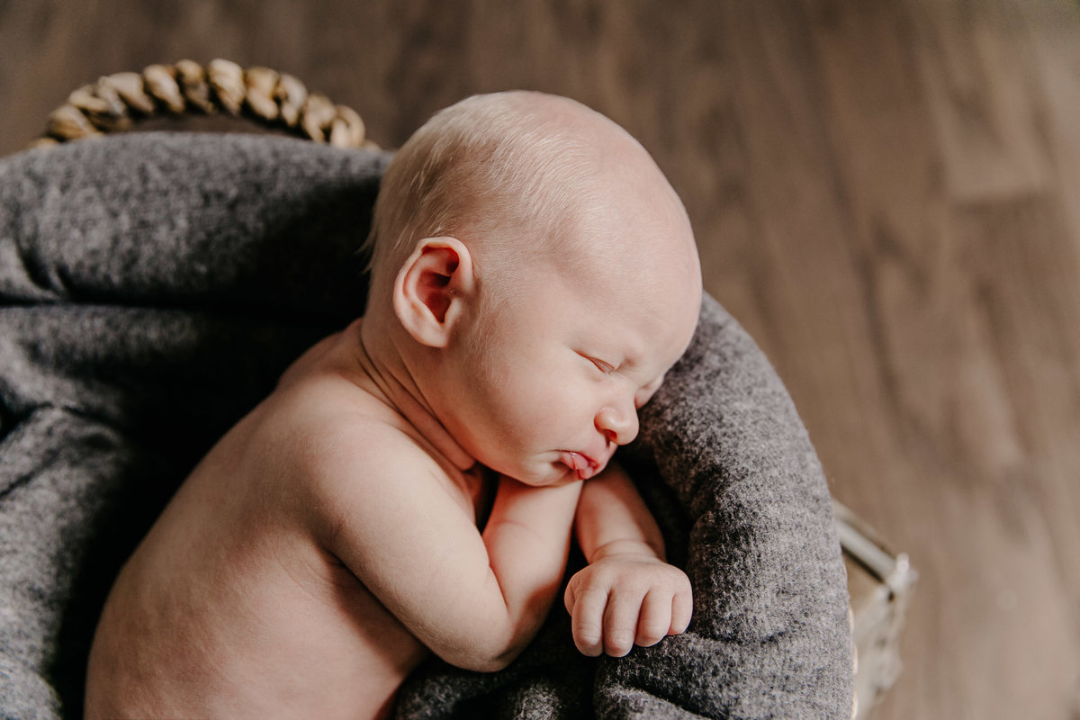 raleigh-newborn-photographers-evan-2815