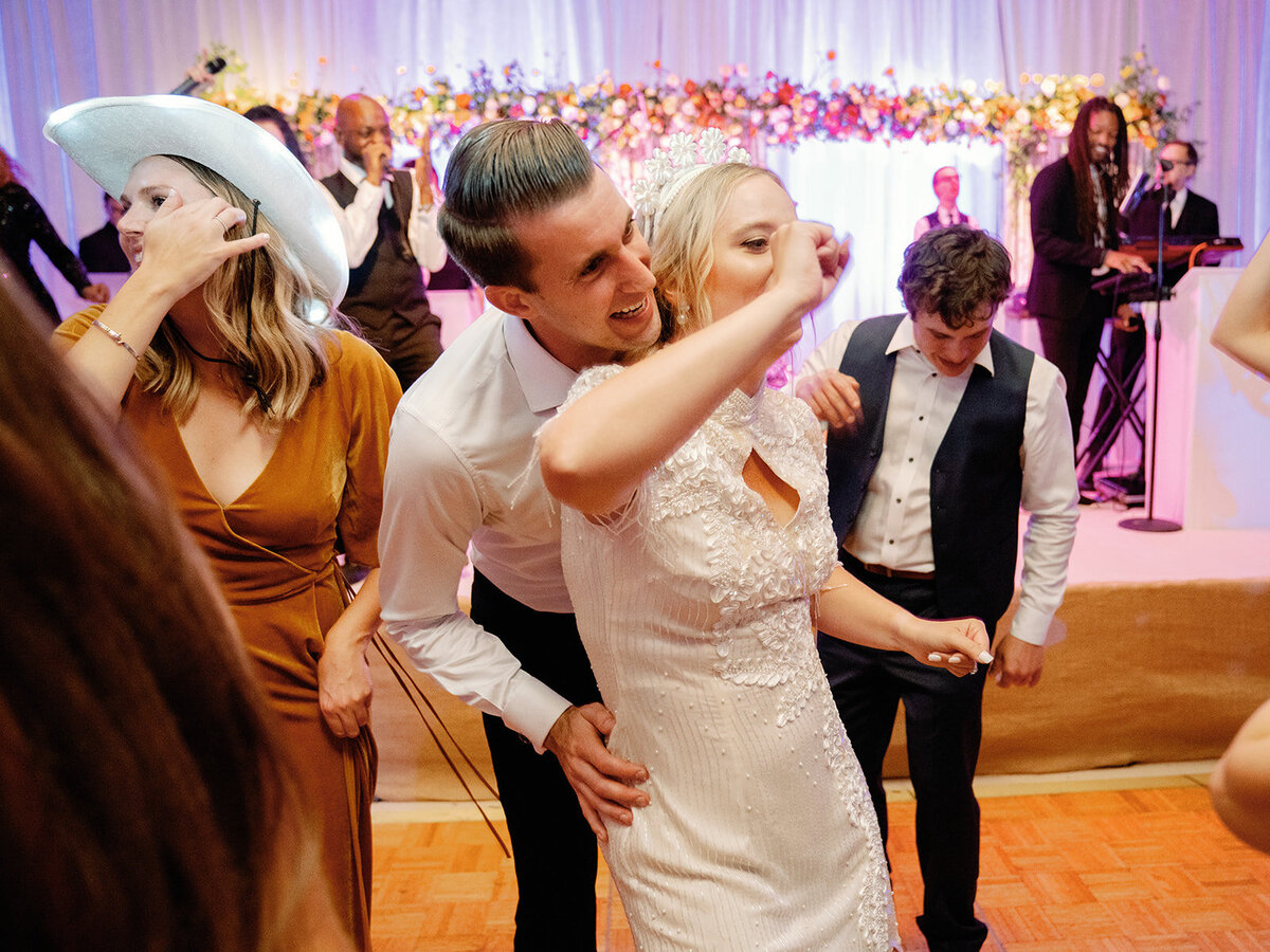 haley-jason-wedding-dancing-115_websize
