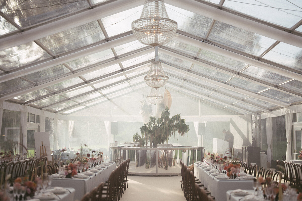 glass-marquee-cornwell-manor-wedding