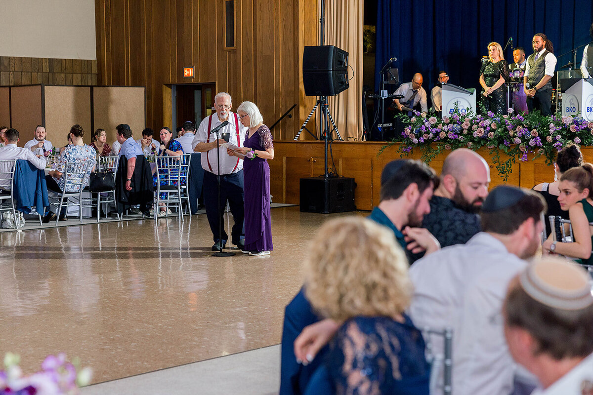 Eliana-Melmed-Photography-Chicago-LosAngeles-Jewish-WeddingPhotography-ElianaSklar-DanceFloor-00058