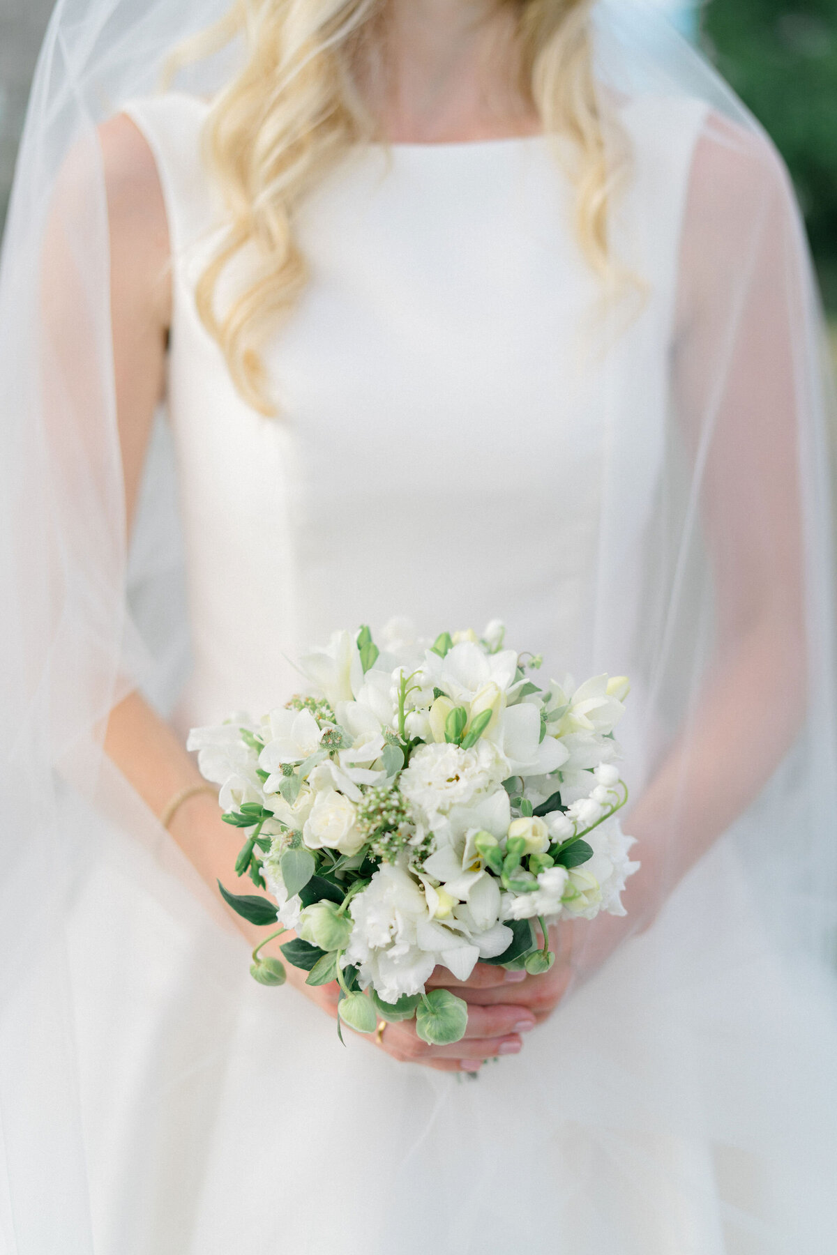 bridal-bouquet-at-branford-house-jen-strunk-events