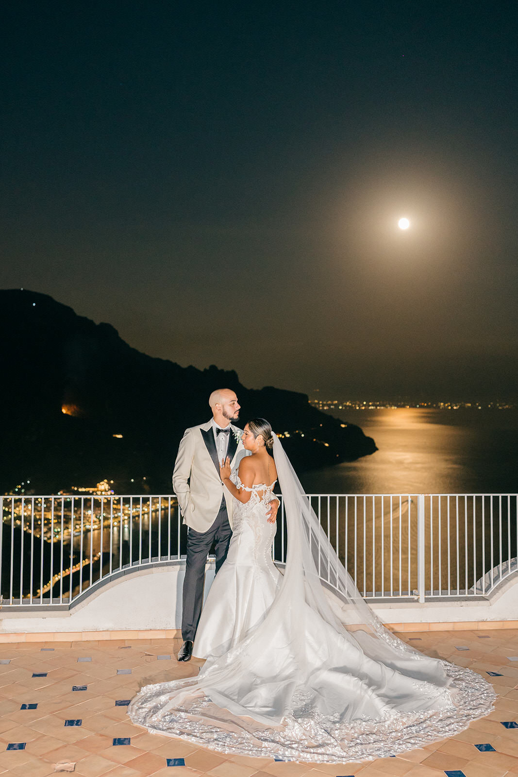 villa_eva_night_shot_rooftop_venue_photographer_weddinginravello