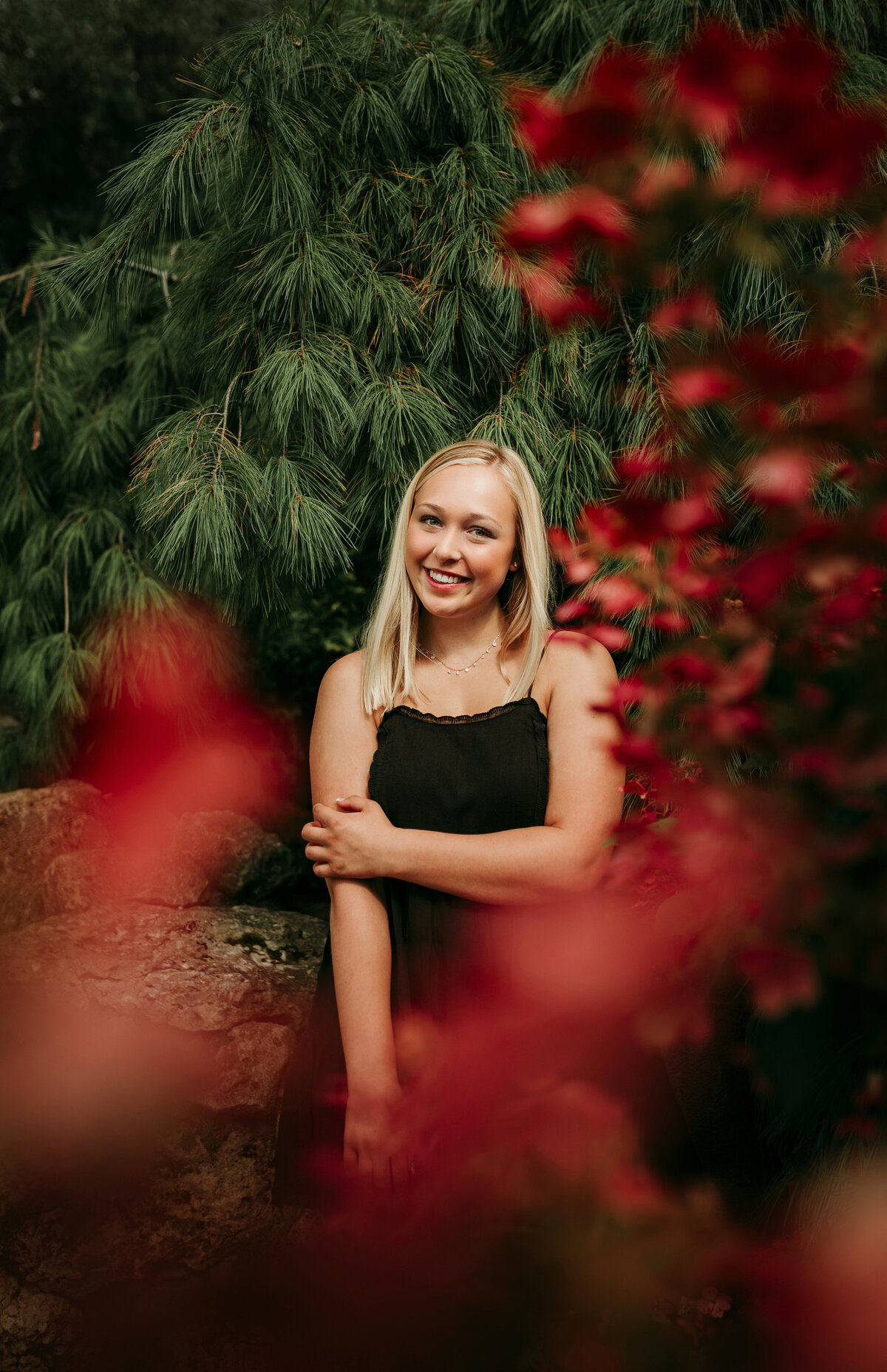 Immerse yourself in meadow moments with senior portraits amidst wildflower bliss. Shannon Kathleen Photography crafts portraits that echo the charm of nature's vibrant tapestry. Reserve your spot.