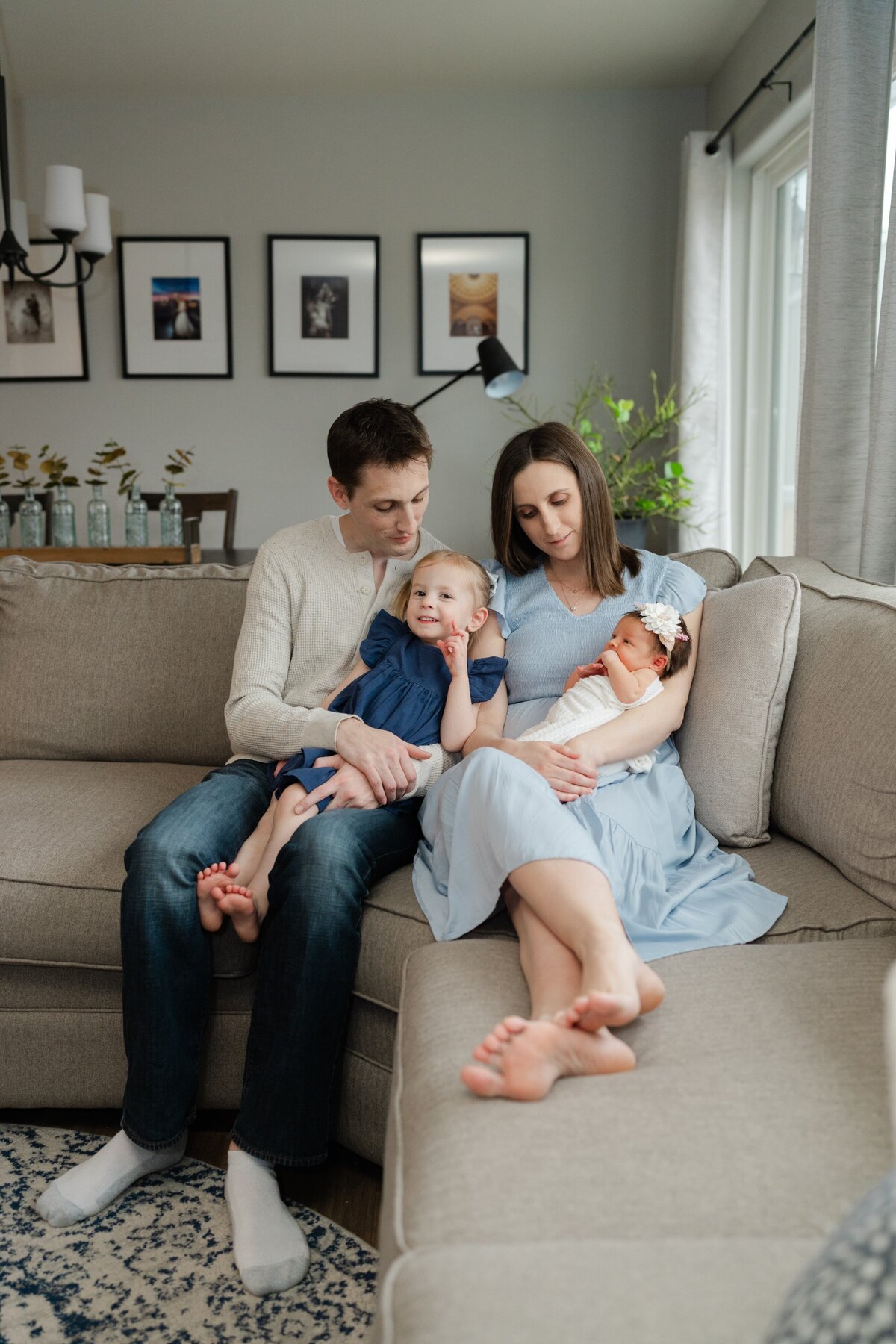 Relaxed-Newborn-Photography-in-Milwaukee-9