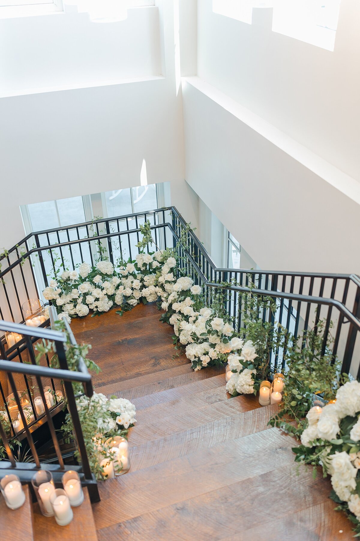 Chic Modern All White Wedding The Beaufort Hotel Brittanie Raquel Events_0006