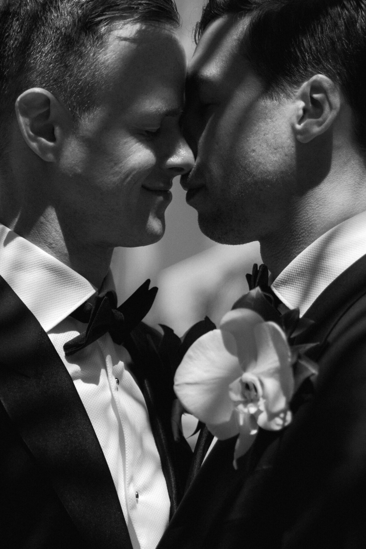 2023_beverlyhills-luxury-summer-gay-wedding-adam-griffin-photo-12