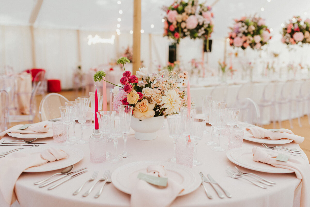 Bright pink and pale pink wedding centerpieces