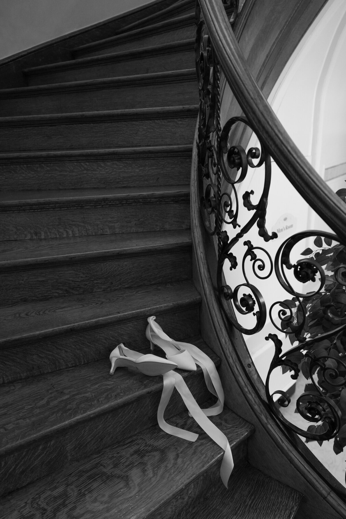 bridal shoe detail photo by alex mccormick photography