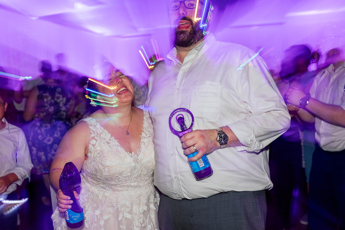 Eliana-Melmed-Photography-Chicago-LosAngeles-Jewish-WeddingPhotography-ElianaSklar-DanceFloor-00228