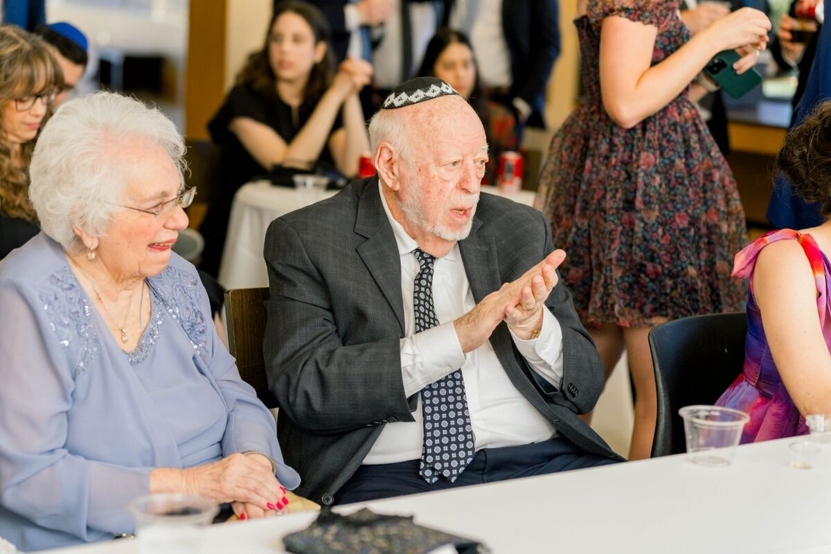 Eliana-Melmed-Photography-Chicago-LosAngeles-Jewish-WeddingPhotography-ShulaNoah-Tisch-00092