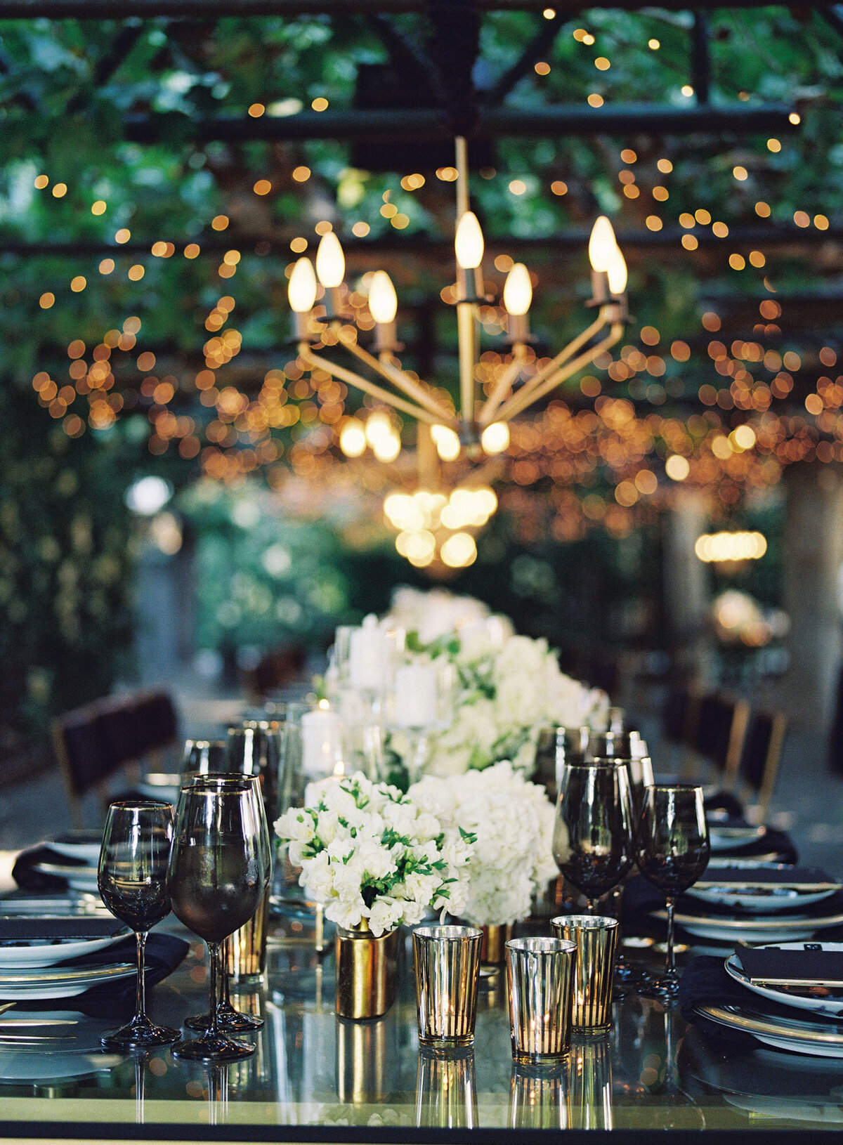 Modern-Wedding-Design-Beaulieu-Garden-Napa-Valley-Reception_013