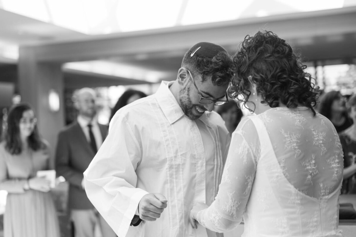 Eliana-Melmed-Photography-Chicago-LosAngeles-Jewish-WeddingPhotography-ShulaNoah-Tisch-00250