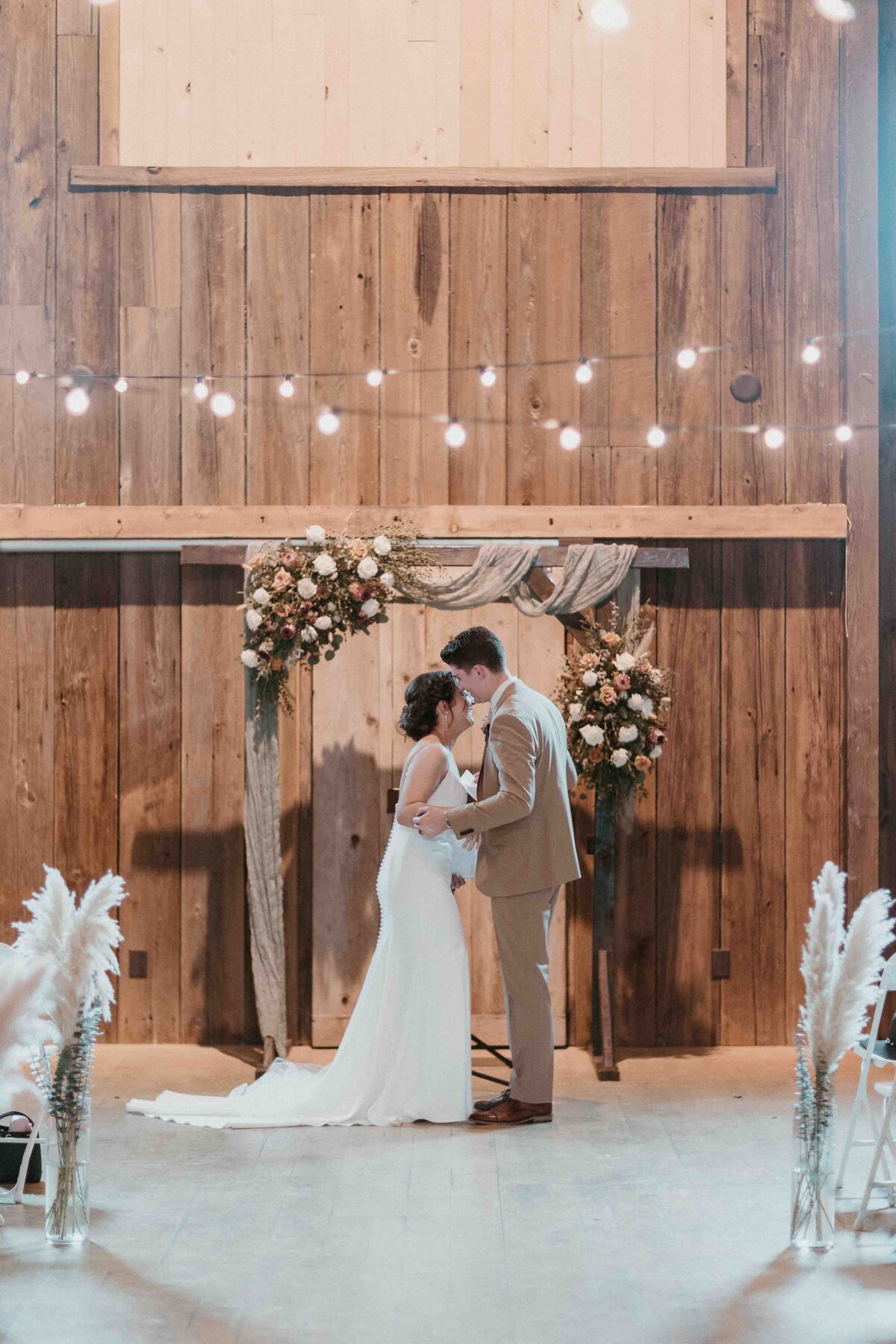 rainy-wedding-at-the-red-barn-woodland-5