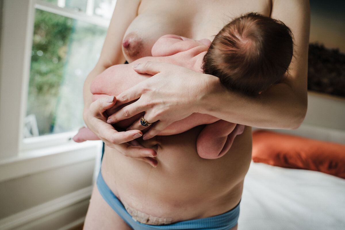 intimate-postpartum-photography-07