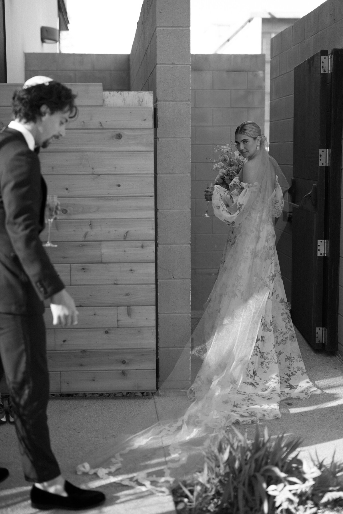 Austin-Fine-Art-Wedding-Photographer-AnnieScott-WelcomeParty-RuétPhoto-featherandtwine-73