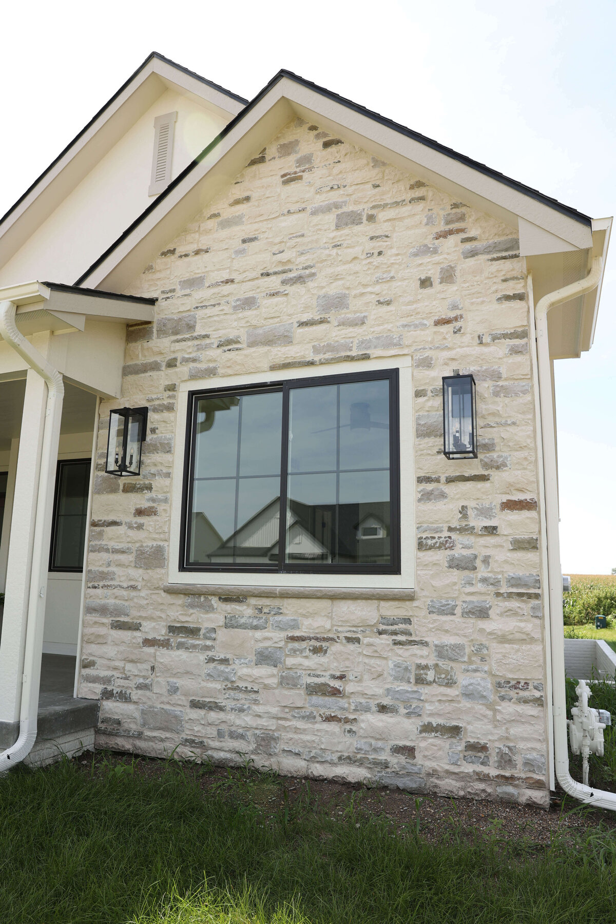 3034-Exterior-Grimes-Central-Iowa-Custom-Home-JRL-Builders-3F1A2244