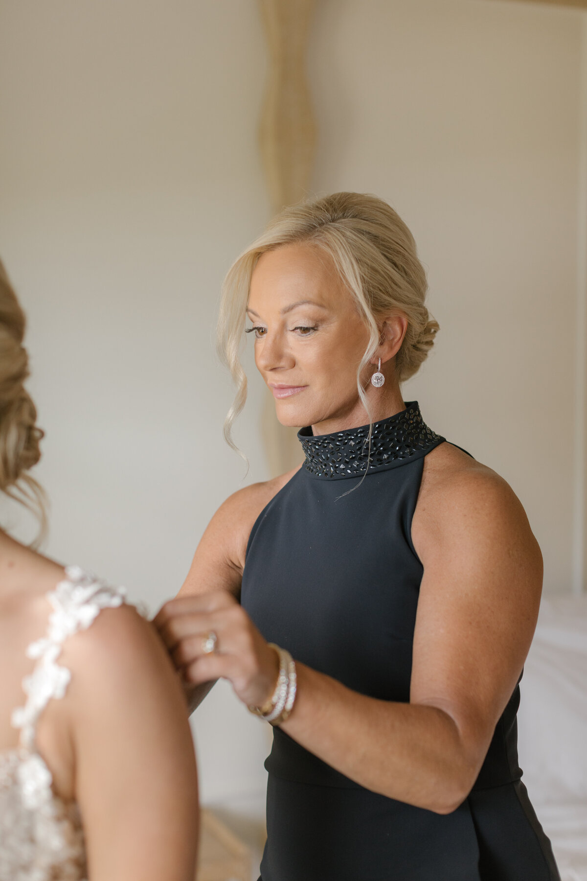 Lake House Canandaigua Wedding Mother-Daughter Portraits_Verve Event Co (5)