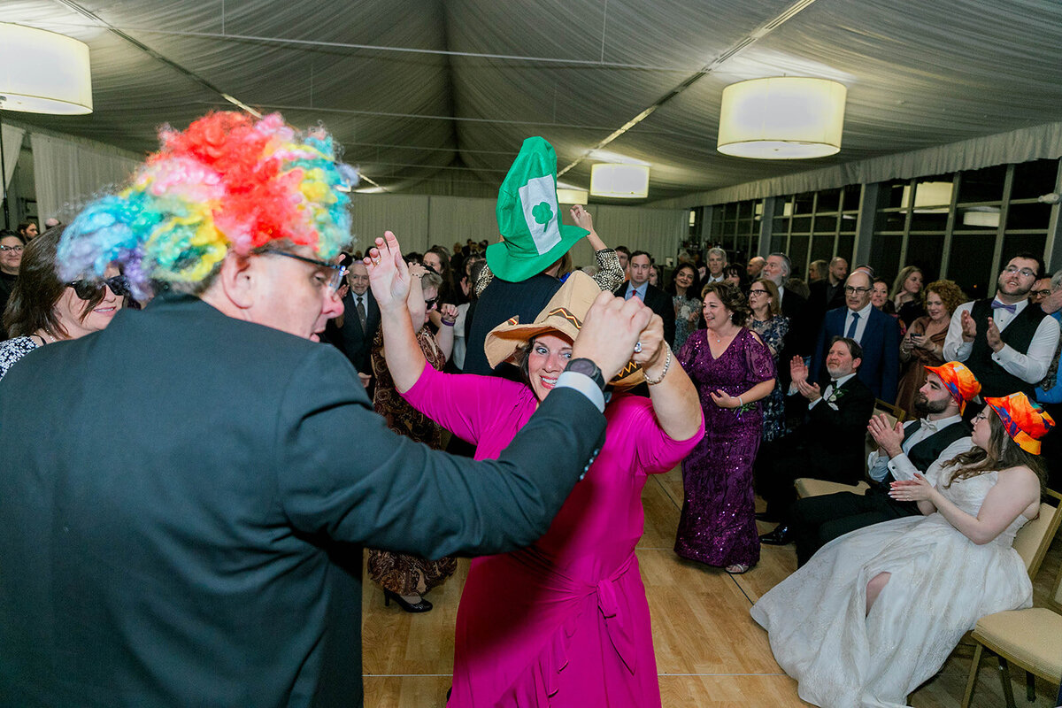 Eliana-Melmed-Photography-Chicago-LosAngeles-Jewish-WeddingPhotography-SimchaDancing-00095
