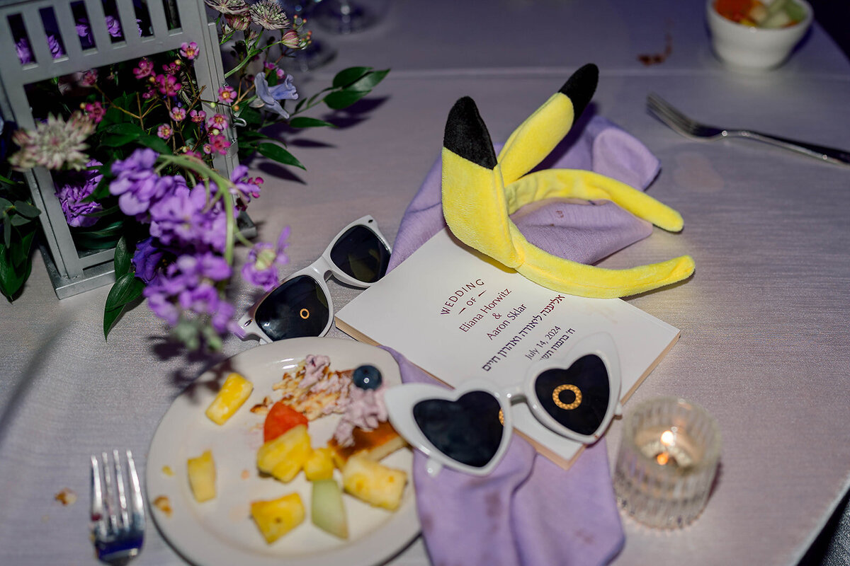 Eliana-Melmed-Photography-Chicago-LosAngeles-Jewish-WeddingPhotography-ElianaSklar-DanceFloor-00357