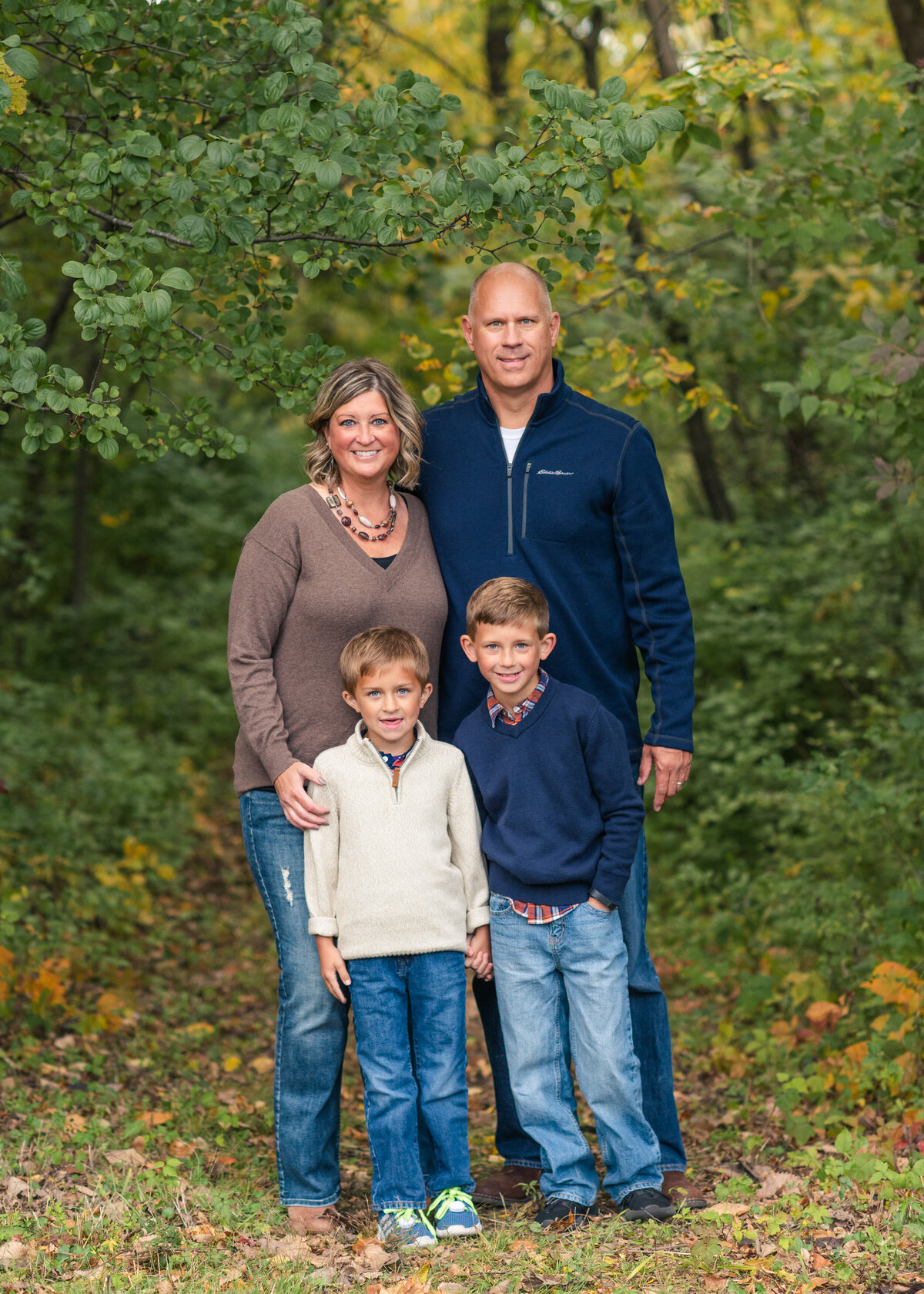 Des-Moines-Iowa-Family-Photographer-Theresa-Schumacher-Photography-Fall-Park-Standing