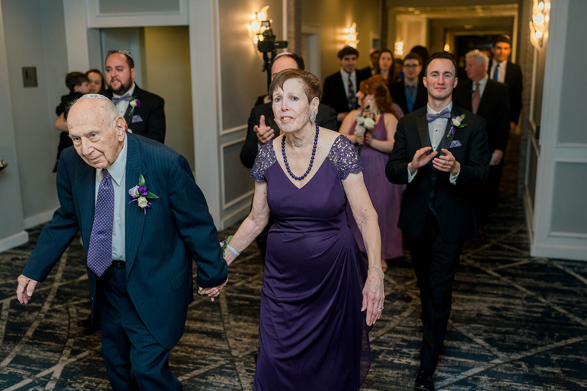 Eliana-Melmed-Photography-Chicago-LosAngeles-Jewish-WeddingPhotography-Chuppah-00295
