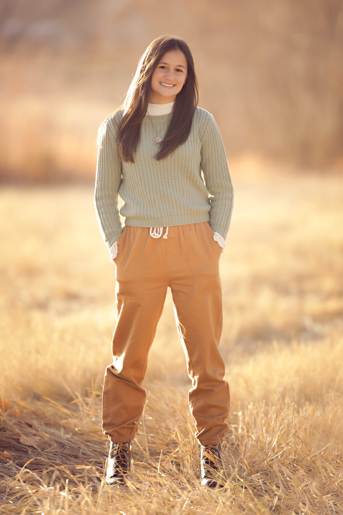 Family-Photos-photography-photographer-yvonne-min-girl-teen-stylish-field-outside-natural-light-golden-hour-sunset-boulder-thornton-denver-north-colorado-arvada-northglenn-westminster-broomfield-daughter-sweater-images-canon-portraits-72.jpg