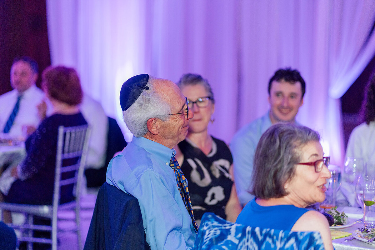 Eliana-Melmed-Photography-Chicago-LosAngeles-Jewish-WeddingPhotography-ElianaSklar-DanceFloor-00050