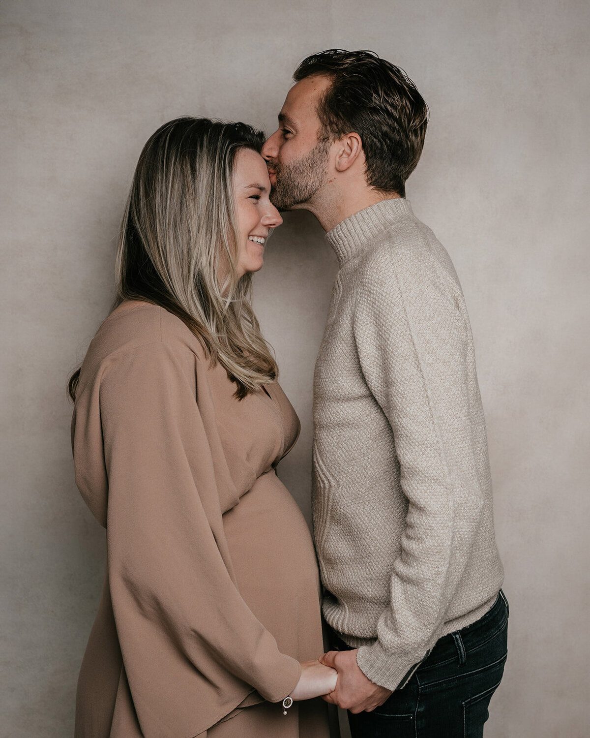 ongedwongen zwangerschapsshoot studio amsterdam noord-leukfotografie.jpg 7