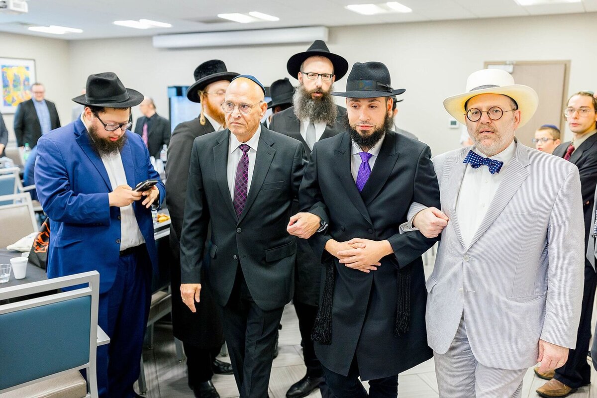 Eliana-Melmed-Photography-Chicago-LosAngeles-Jewish-WeddingPhotographer-CarmiKalman-Tisch-00186