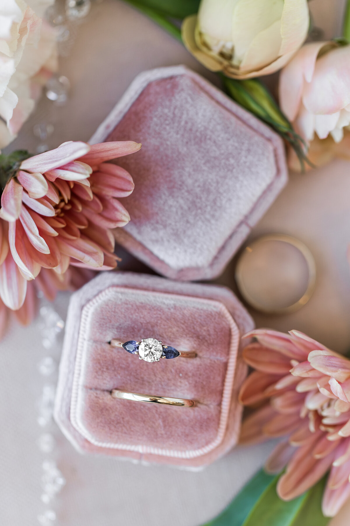 wedding-rings-pink-ringbox