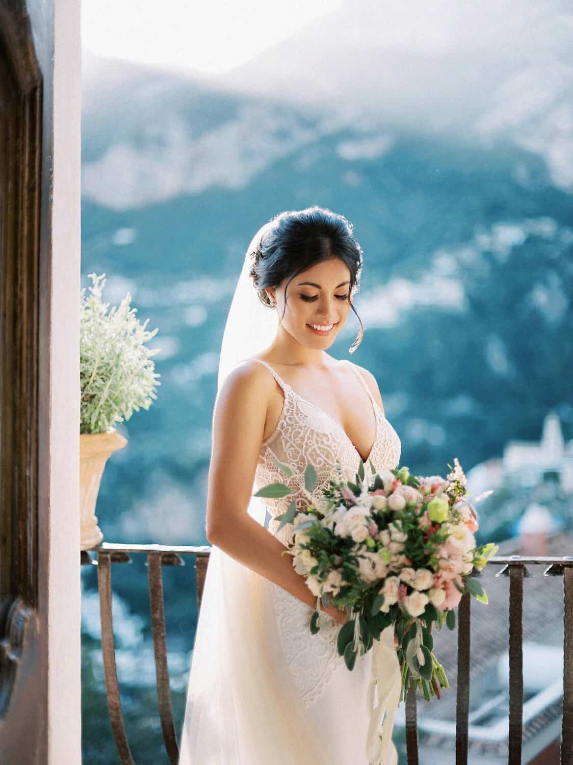 Positano-wedding-villa-San-Giacomo-bride-portraits-by-Julia-Kaptelova-Photography-311