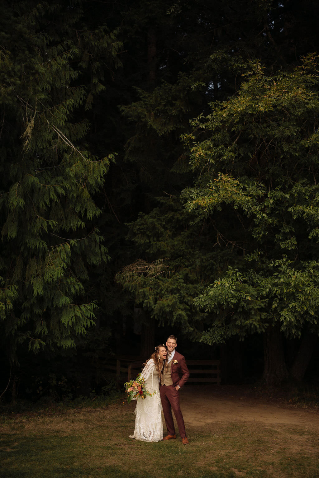 Timeless Oregon wedding photography rooted in presence, artistry, and story-driven editorial documentary style.