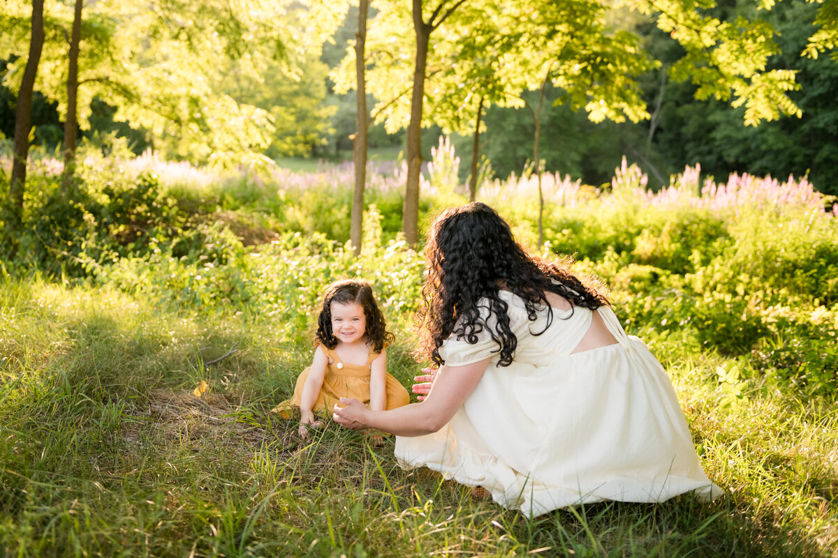 Boston-family-photographer-bella-wang-photography-Lifestyle-session-outdoor-wildflower-31