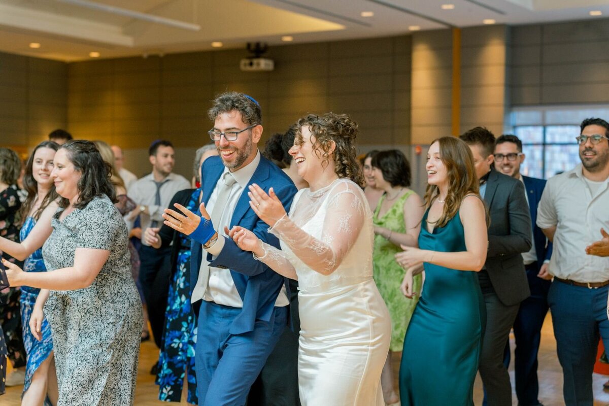 processed_ElianaMelmedPhotography_JewishWeddingPhotographer_ShulaNoah_Dancing-138