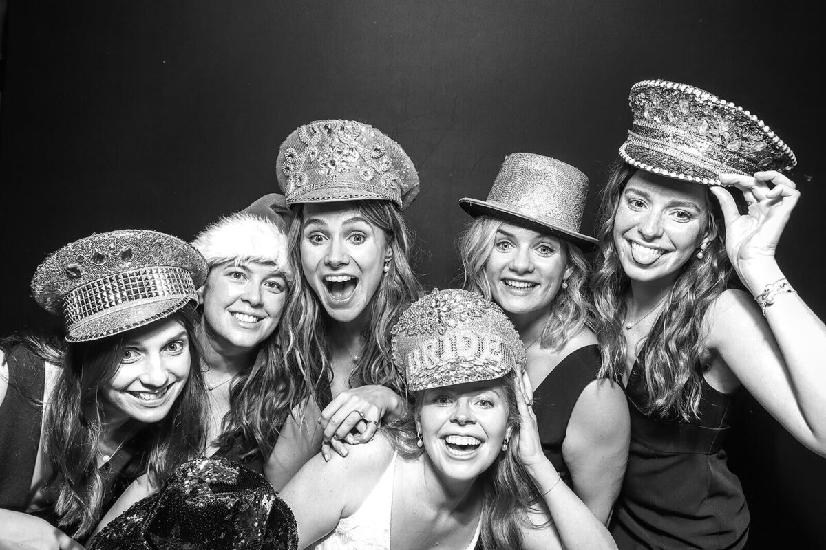 wedding-photo-booth-gallery-b&w